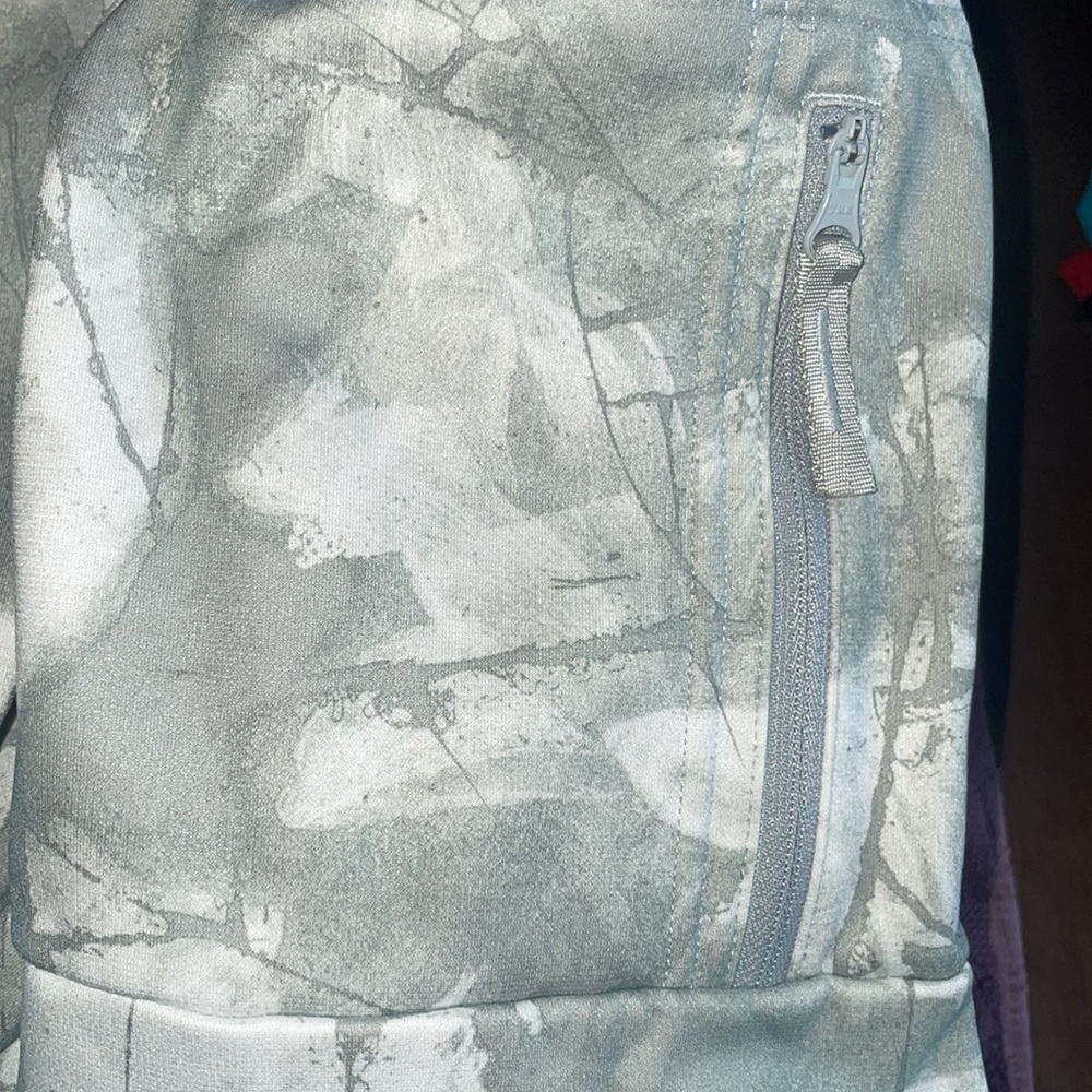Nike Therma-Fit Light Gray Hoodie - Picture 6 of 6